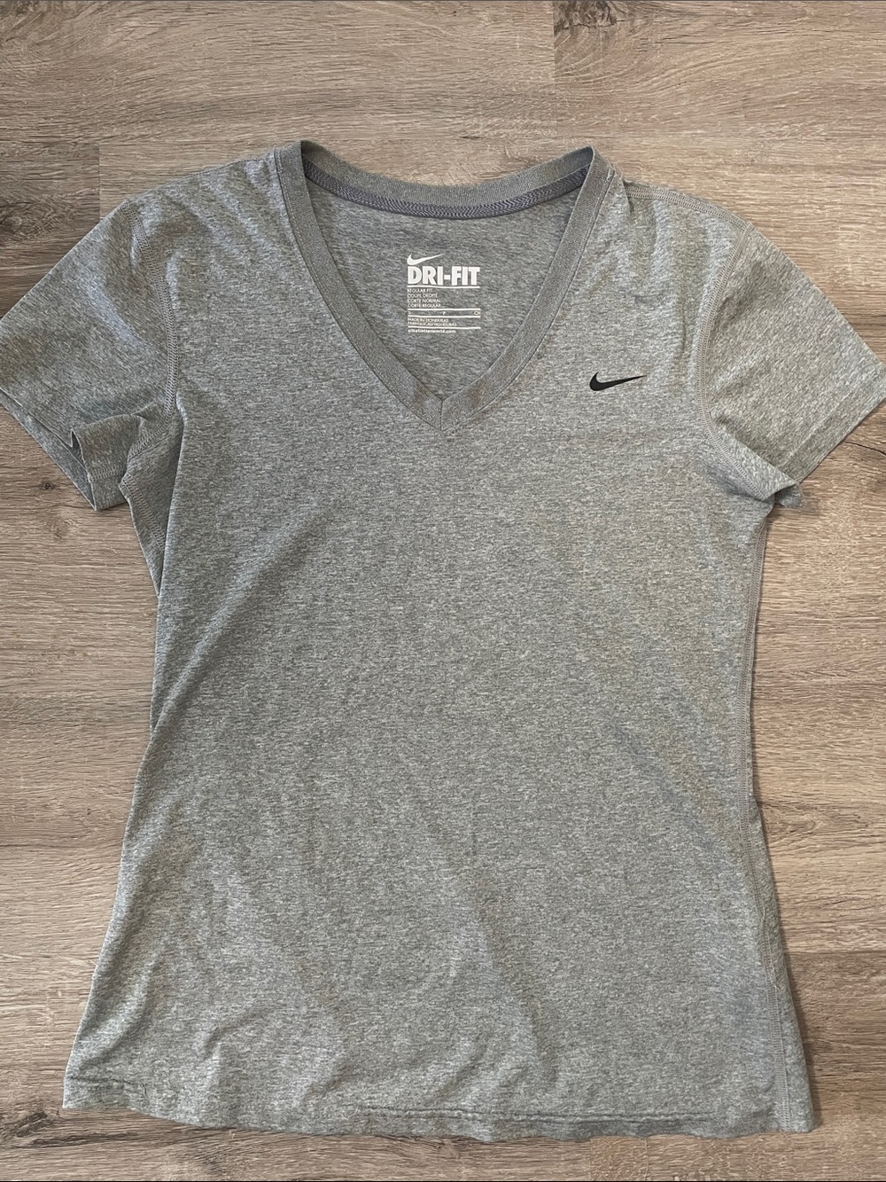Nike | Dri Fit v-neck top size small